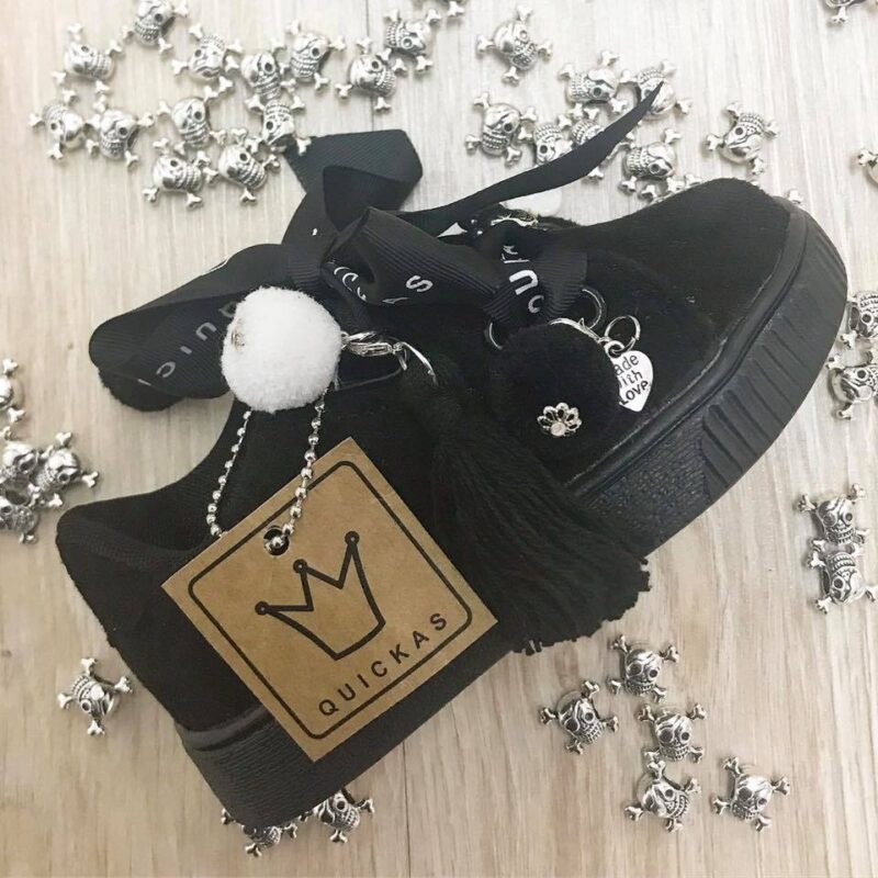 Adidasi Black fetite Quickas