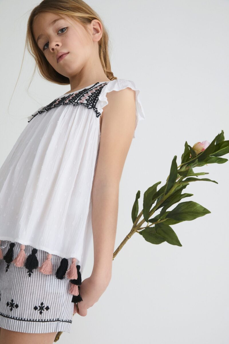 Pantaloni scurti brodati in dungi Petit Bazar - imagine 2