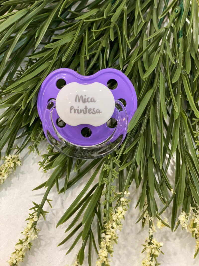 Suzetă personalizată mov -Mica Prințesă-