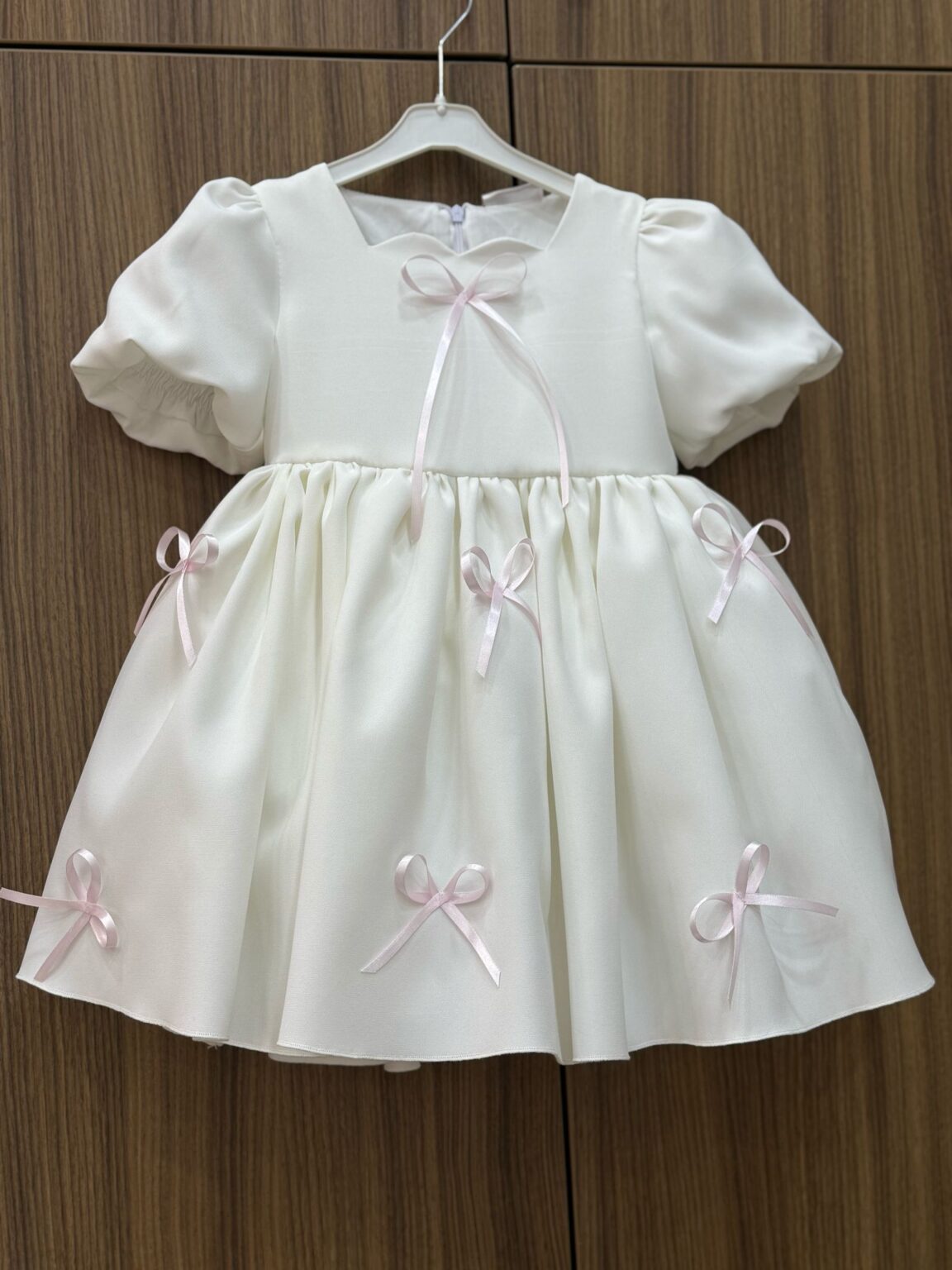 Rochita Adania White fundite, Little Rose