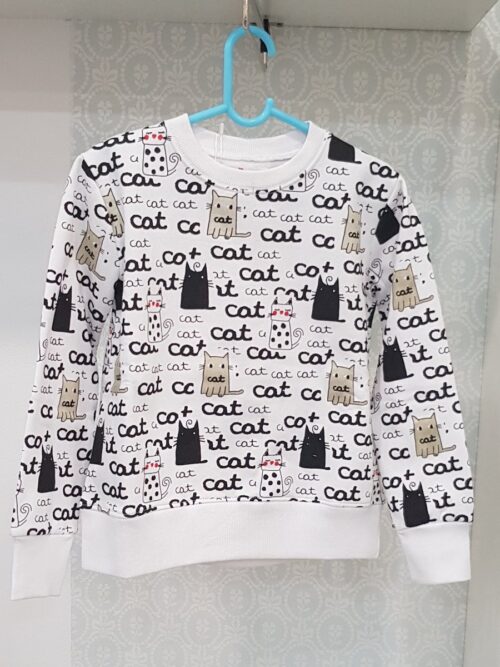 Bluza alba cu pisici